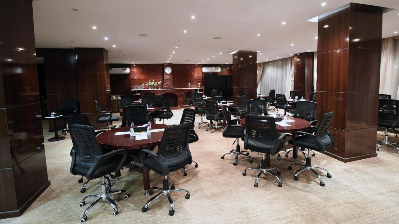 Azd Hotel Абха Екстериор снимка